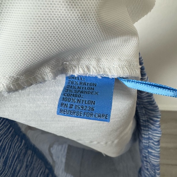 J.Mclaughlin Abstract Memo Newport
Capri - Picture 7 of 9